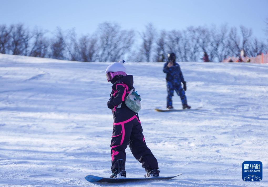 时光相册丨新雪季开启！影像见证中国滑雪“华丽转身”
