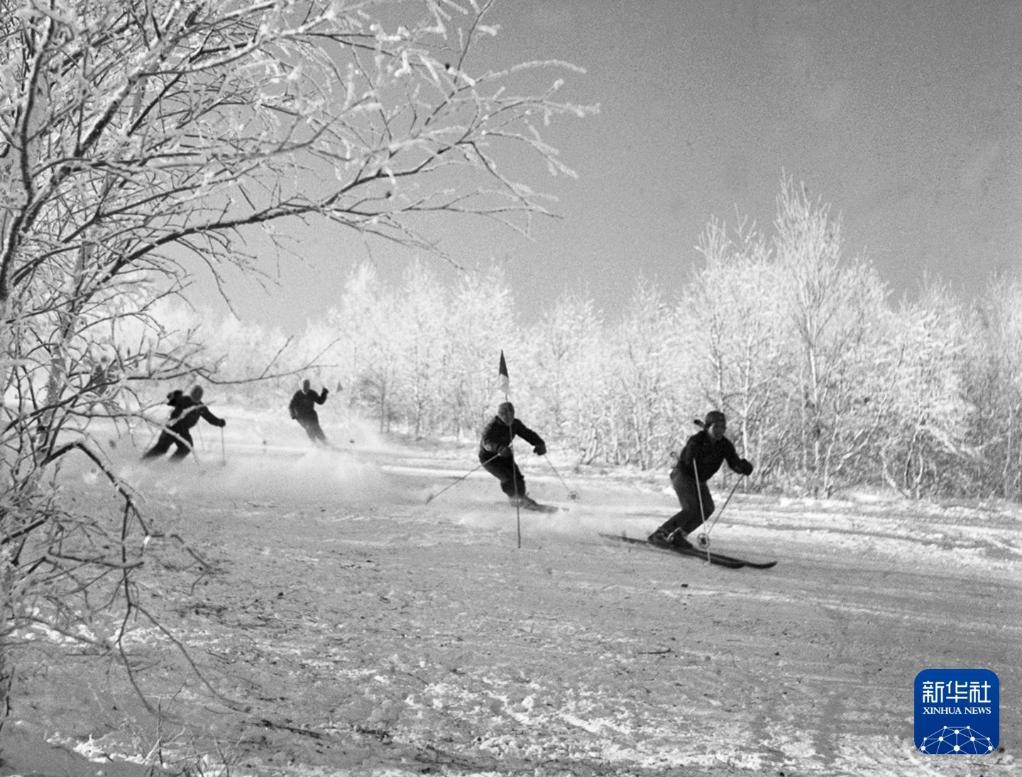 时光相册丨新雪季开启！影像见证中国滑雪“华丽转身”