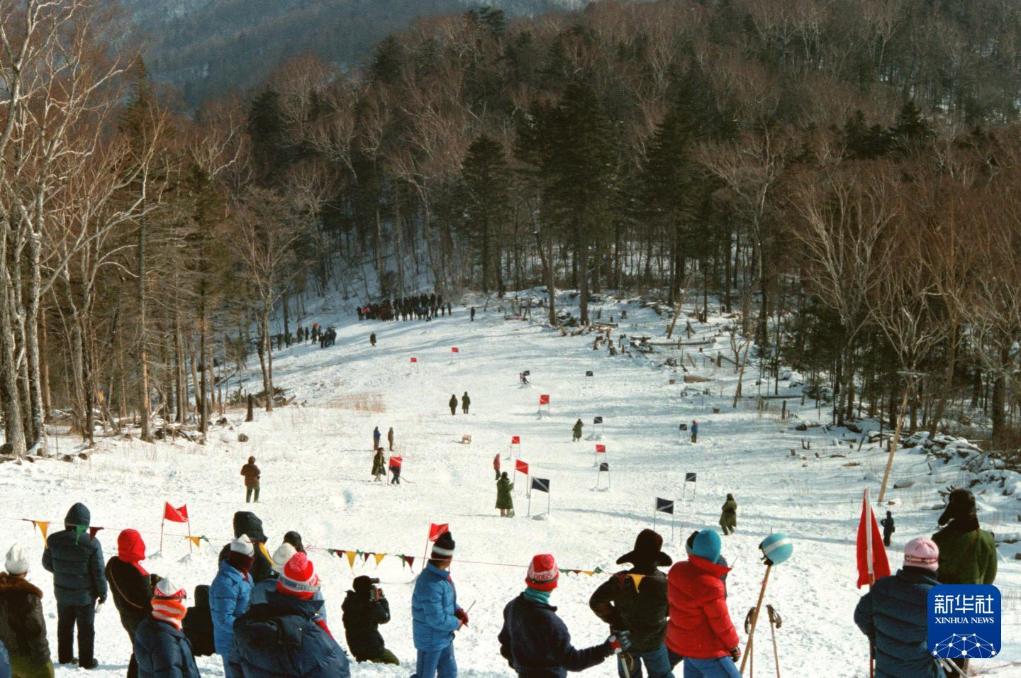 时光相册丨新雪季开启！影像见证中国滑雪“华丽转身”