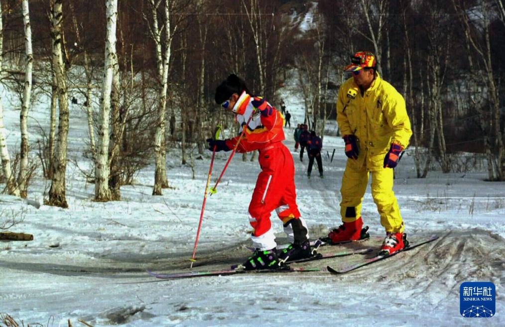 时光相册丨新雪季开启！影像见证中国滑雪“华丽转身”