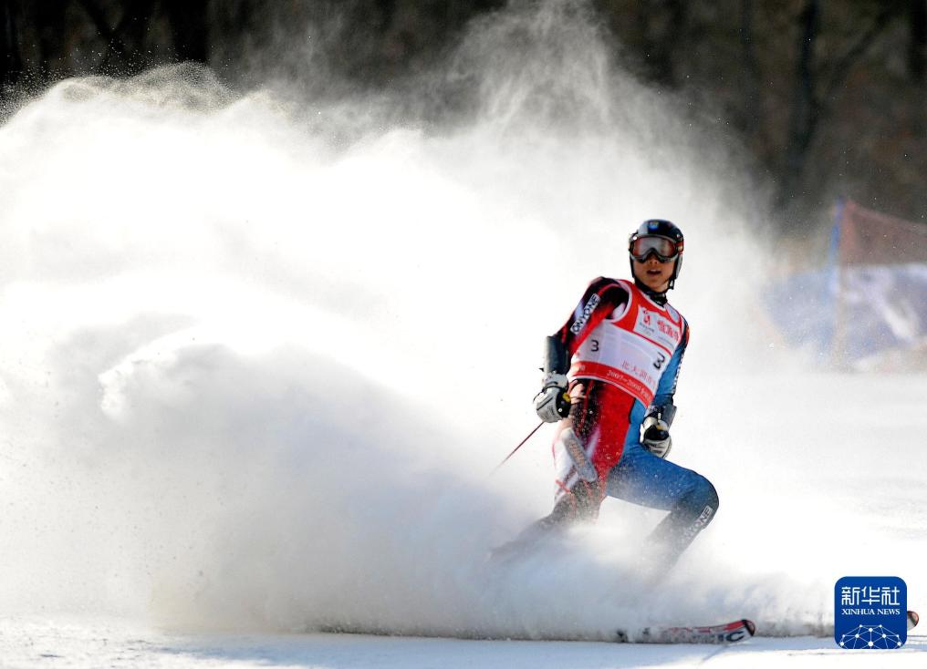 时光相册丨新雪季开启！影像见证中国滑雪“华丽转身”