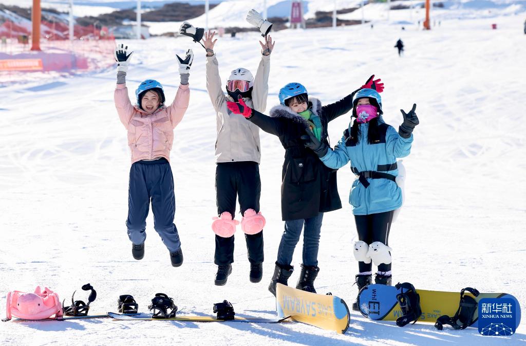 时光相册丨新雪季开启！影像见证中国滑雪“华丽转身”