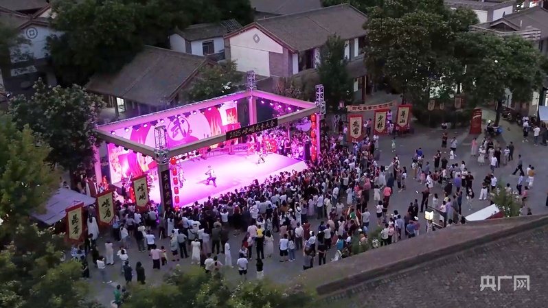 【你好，小镇】甘肃崆峒：文蕴武风