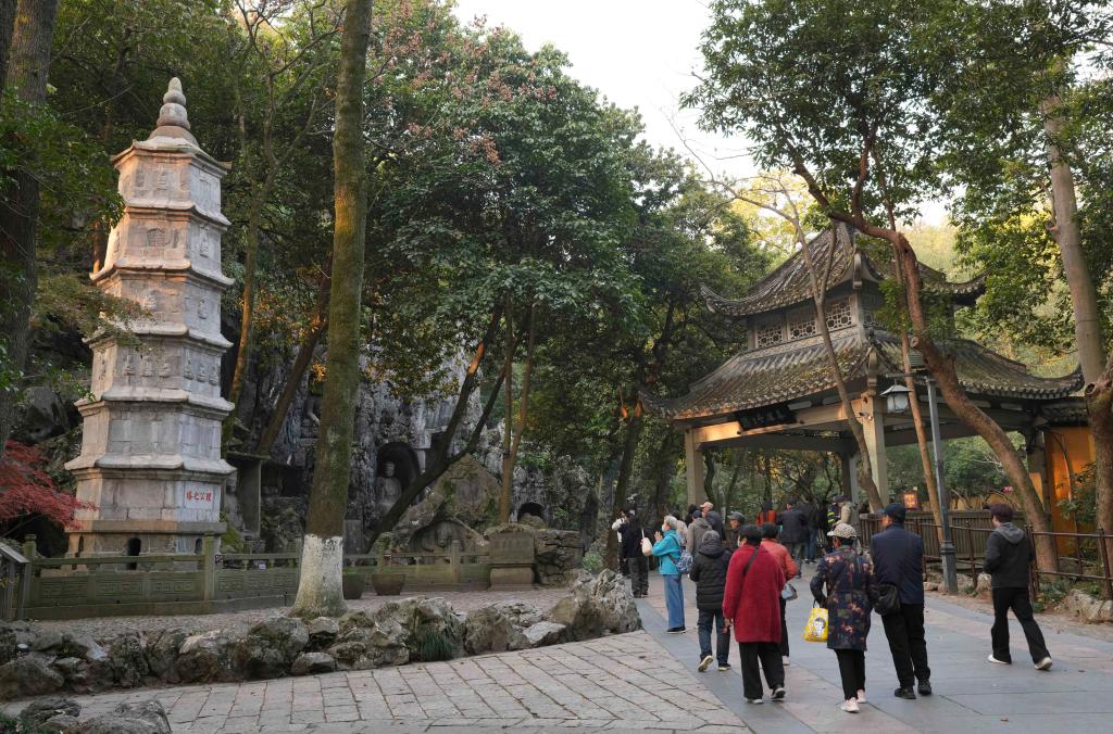 文旅新探丨杭州灵隐寺免费开放 文化共享吸引更多目光