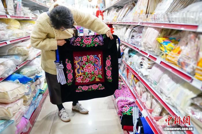 (文化中国行)老牌国货“回潮”:怀旧风“吹”起消费新风尚