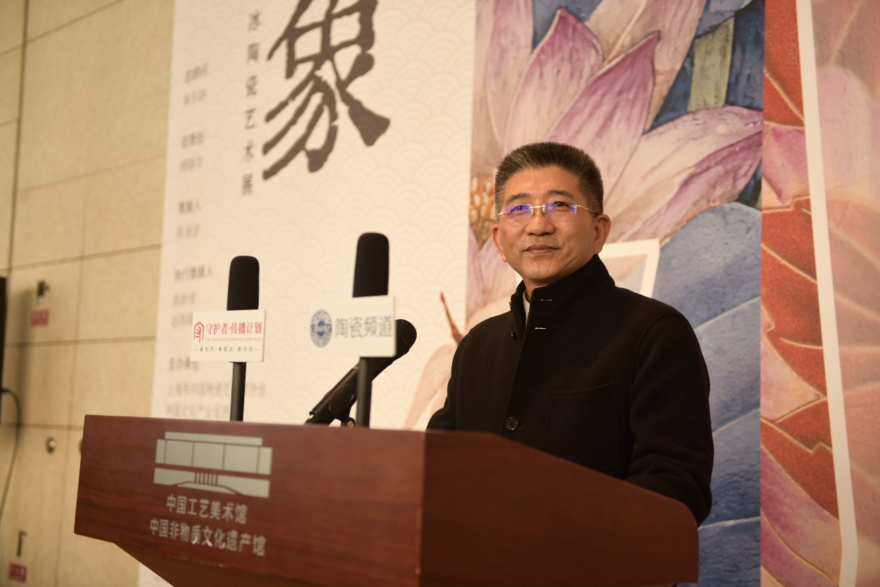 倡扬东方新古典美学：“诗心万象——张闻冰陶瓷艺术展”在京启幕