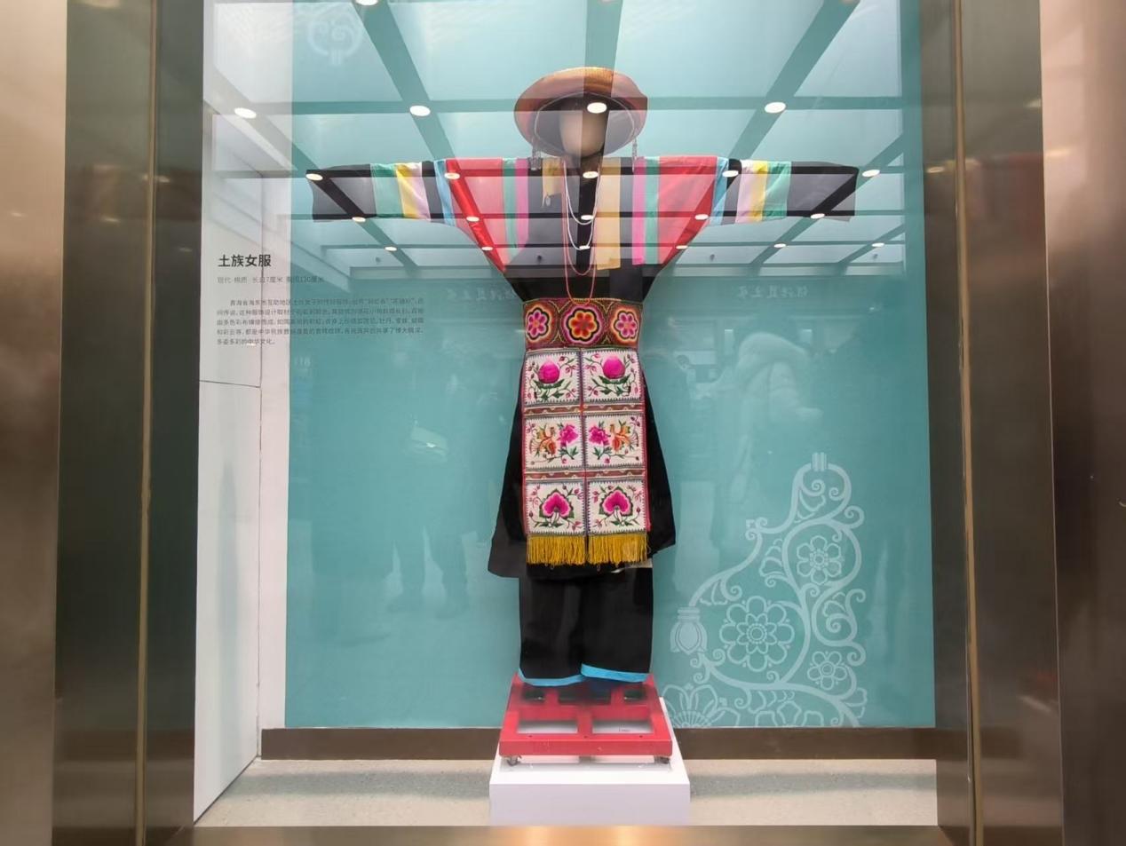 民族文化宫馆藏亮相北京站,“文博+交通”装点候车时光 民族文化宫馆藏亮相北京站,“文博+交通”装点候车时光