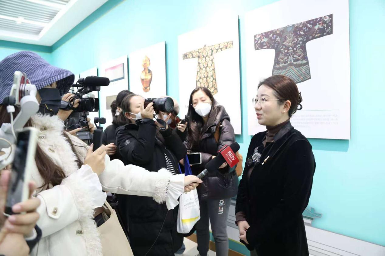 民族文化宫馆藏亮相北京站,“文博+交通”装点候车时光 民族文化宫馆藏亮相北京站,“文博+交通”装点候车时光