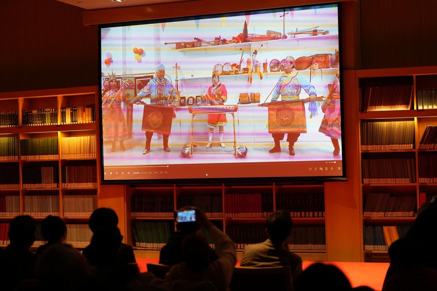 荡涤在三江流域的渔猎歌声 赫哲族民歌讲唱会在国家大剧院上演