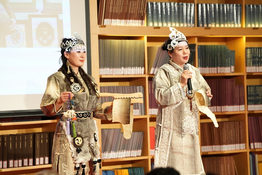 荡涤在三江流域的渔猎歌声 赫哲族民歌讲唱会在国家大剧院上演