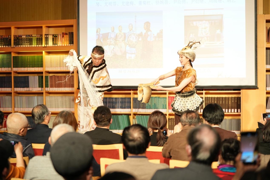 荡涤在三江流域的渔猎歌声 赫哲族民歌讲唱会在国家大剧院上演