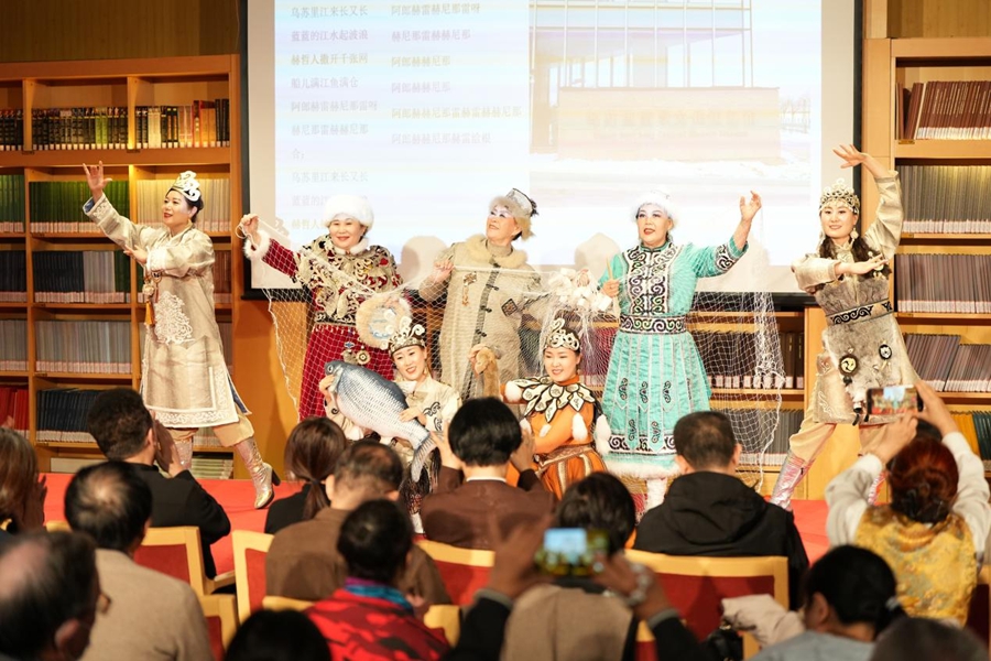 荡涤在三江流域的渔猎歌声 赫哲族民歌讲唱会在国家大剧院上演