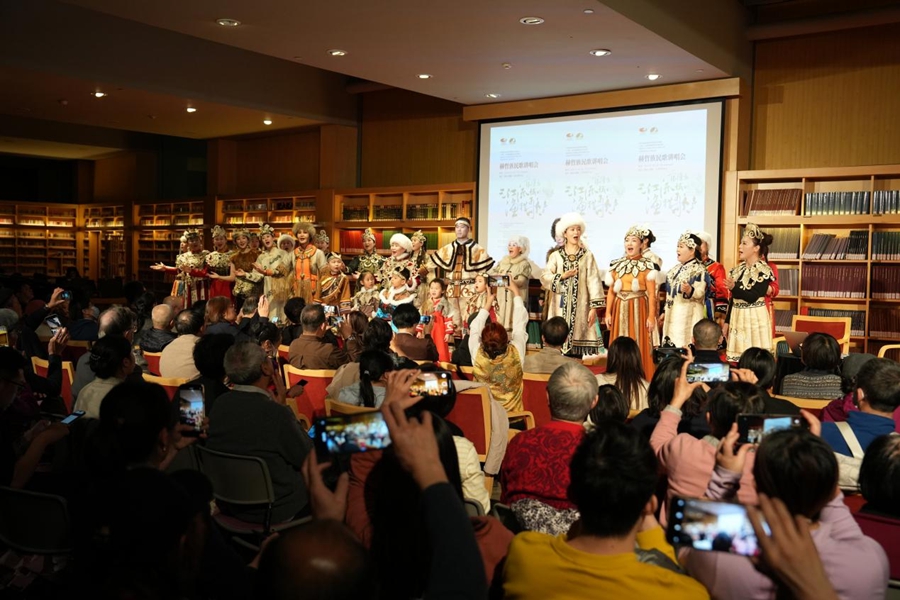 荡涤在三江流域的渔猎歌声 赫哲族民歌讲唱会在国家大剧院上演