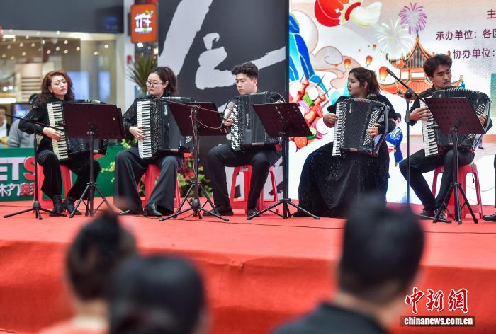 乌鲁木齐“群众村晚”正式启动