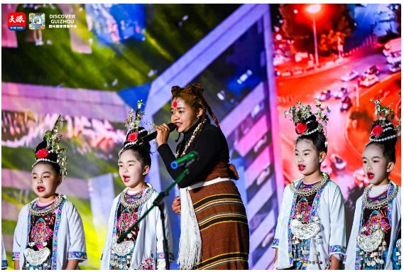 “我”在北纬27度，读懂中国的温暖与担当