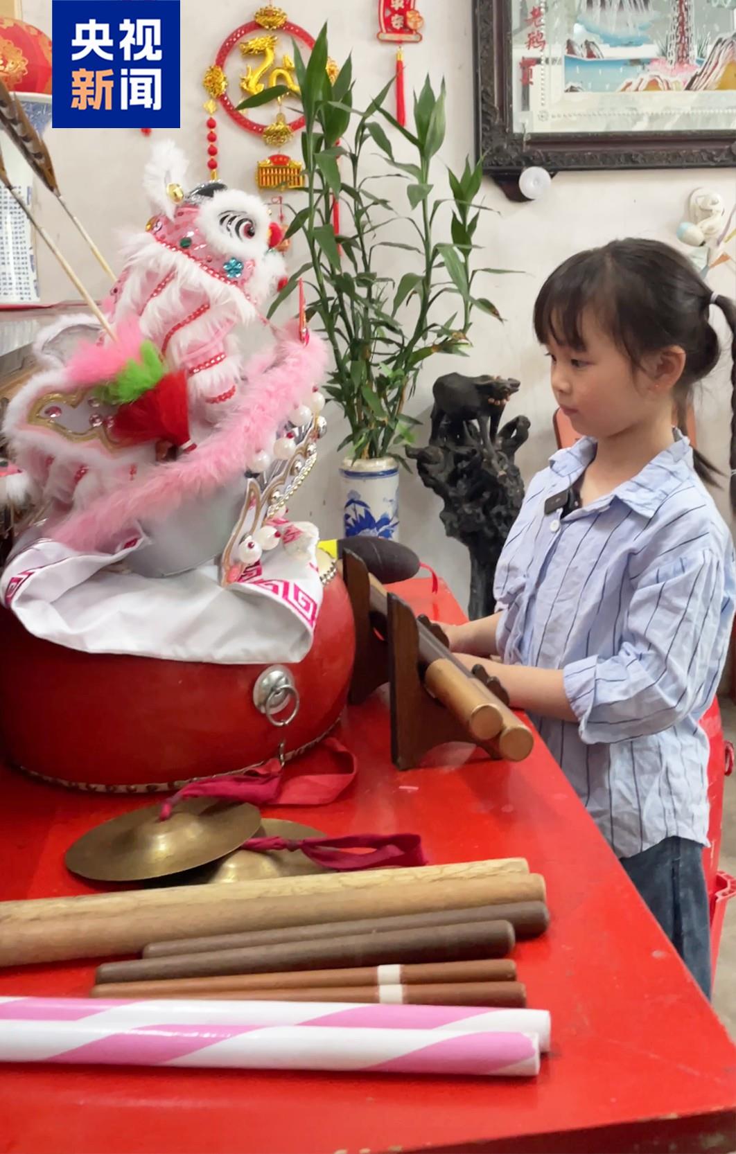 火爆全网的英歌小女孩,亮相香港!