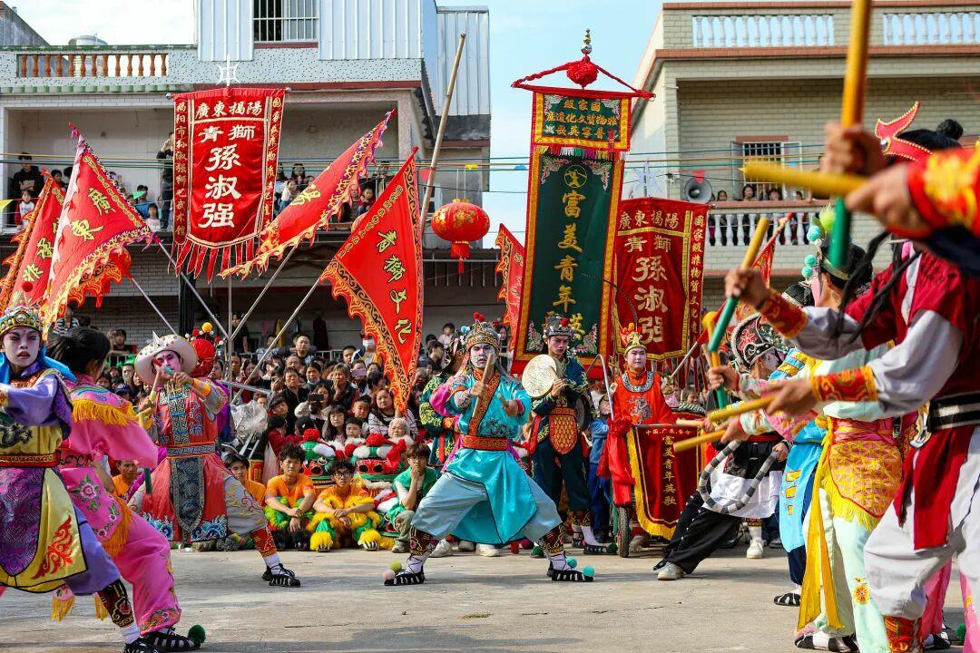 火爆全网的英歌小女孩,亮相香港!