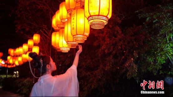 妙趣中国年:为什么说元宵节才是中国“情人节”?