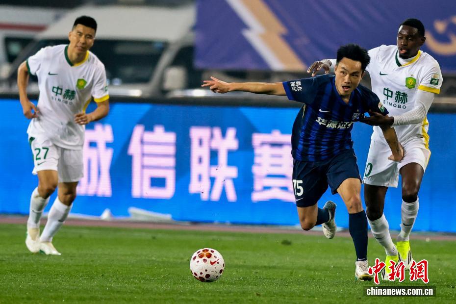 中超联赛：武汉三镇队主场负于北京国安队