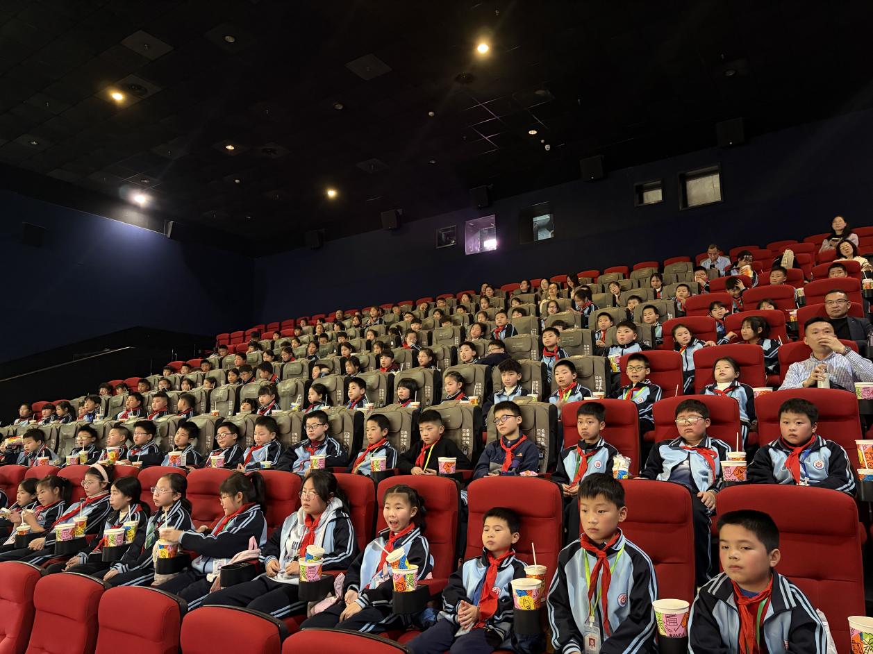 “梦想电影院”暖心启幕 光影点亮宁德少年儿童新学期梦想