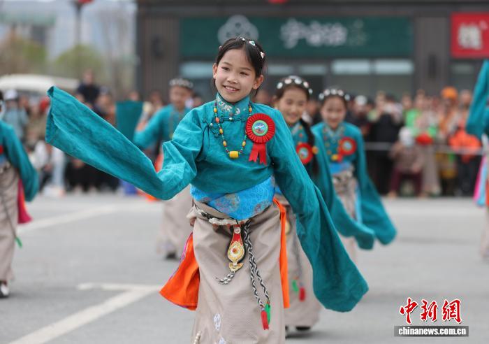 第二届青海省锅庄舞邀请赛决赛举行