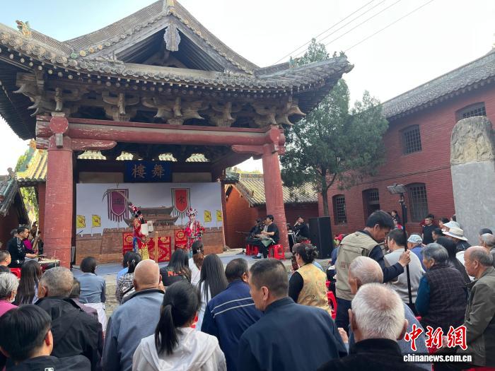 何以中国？古戏台依然“有戏”——一方木石的年轮与温度