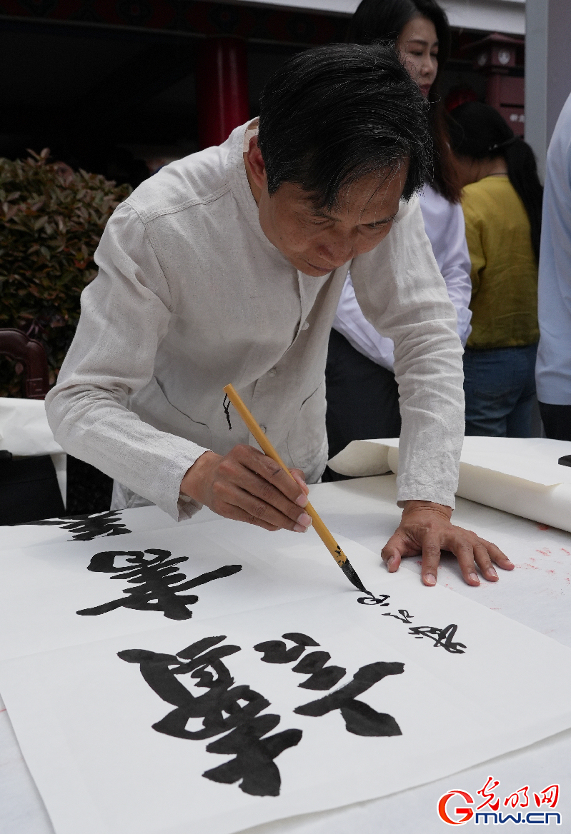 第五届全民阅读大会在江西南昌举办 多种活动倡导阅读弘扬传统文化 第五届全民阅读大会在江西南昌举办 多种活动倡导阅读弘扬传统文化