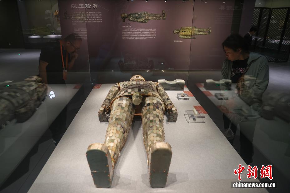 110件/套汉代中山国诸侯王墓出土文物在江西南昌展出