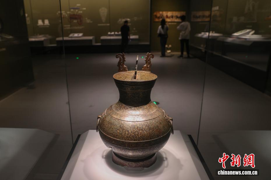 110件/套汉代中山国诸侯王墓出土文物在江西南昌展出