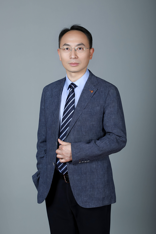 一等奖：《中国家庭经济风险研究》（著作）