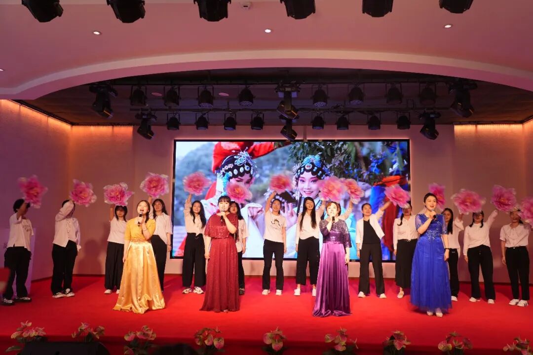 “凝聚行业她力量 新征程上展风采”走进网络女作家主题宣传宣讲活动在京举办