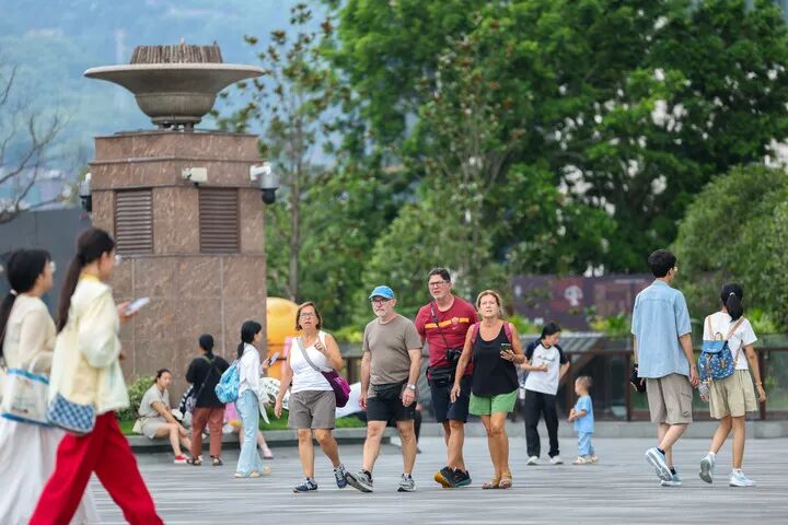 在“火炉”重庆,老外为何直呼“Cool”