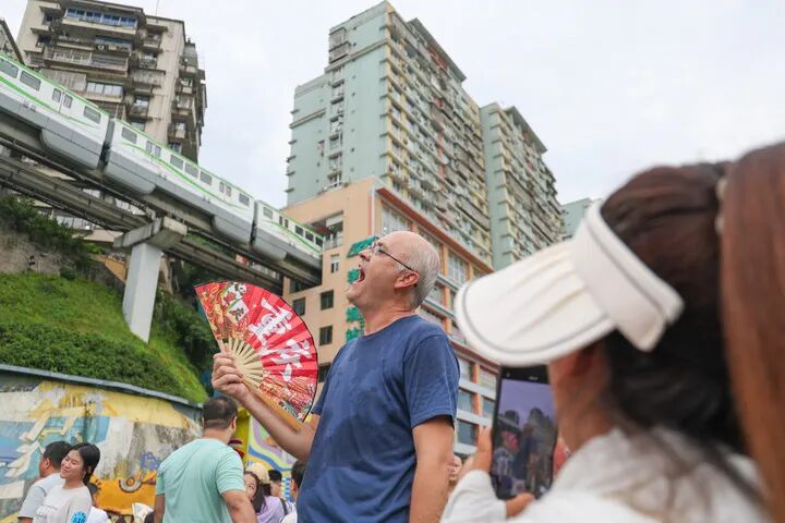 在“火炉”重庆,老外为何直呼“Cool”