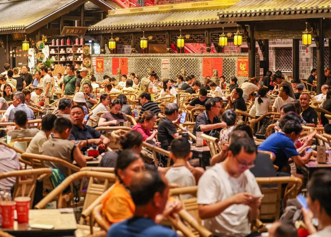在“火炉”重庆,老外为何直呼“Cool”