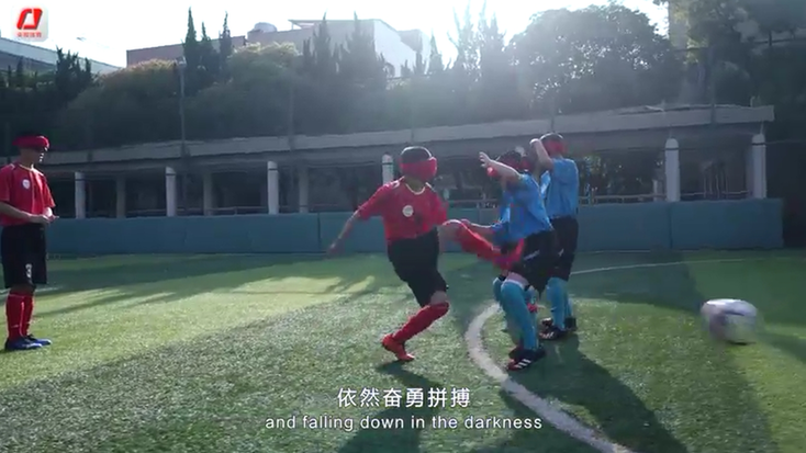 足球丢球不回扣犯规吗,足球丢球不回扣犯规吗视频