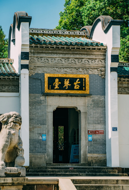跟着总书记看中国丨知音湖北,长江遇见伏尔加