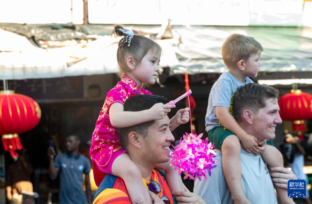 多彩春节活动在多国举行