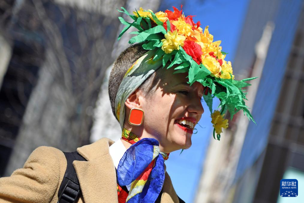纽约举行复活节花帽游行