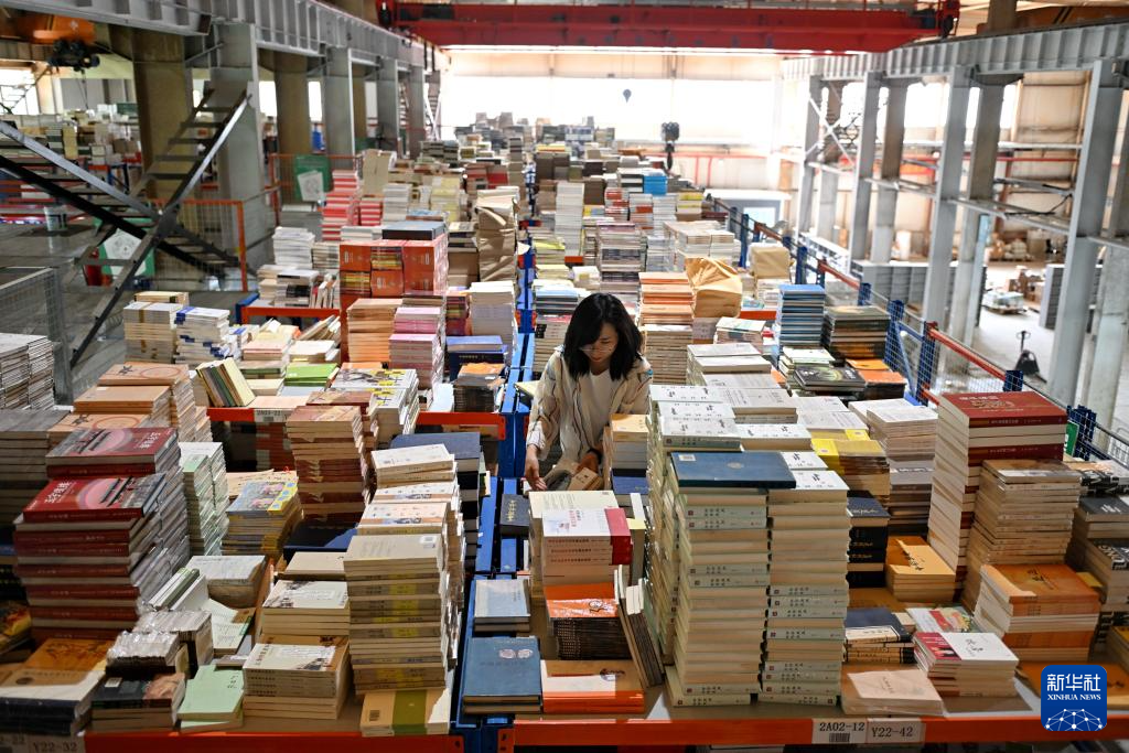 河北涿州：图书企业产销忙