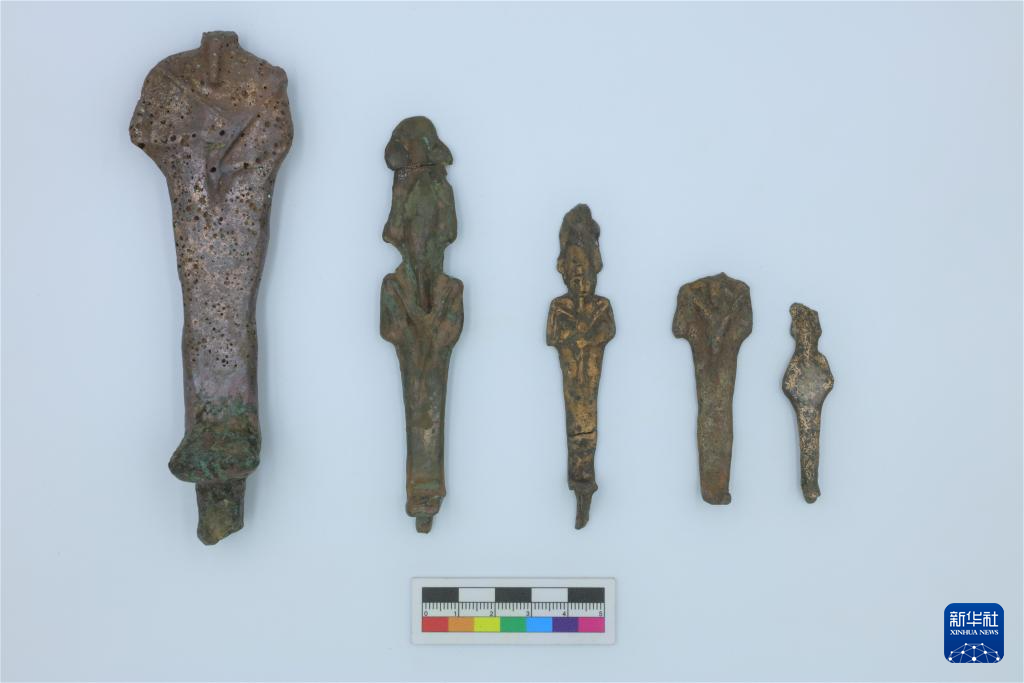 中埃联合考古队揭开埃及古都神庙面纱