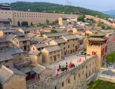 甘肃泾川百里石窟长廊展现珍贵历史遗存