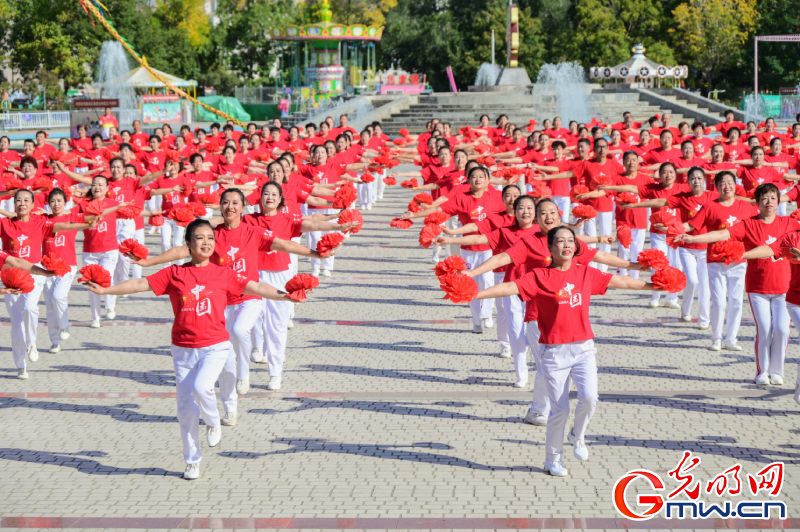 【网络中国节】银发经济热，绘出最美“桑榆红”