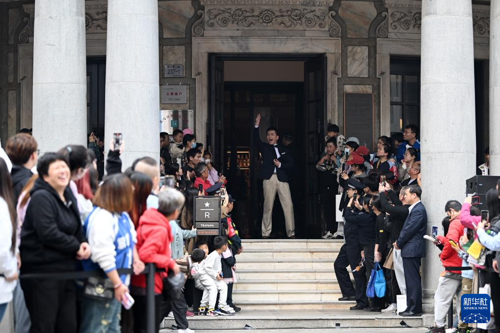 曹禺名剧《日出》开启街头常态化演出