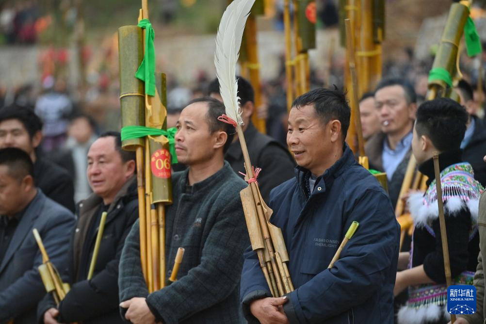 新春走基层丨广西融水：万人同庆百鸟衣芦笙坡会