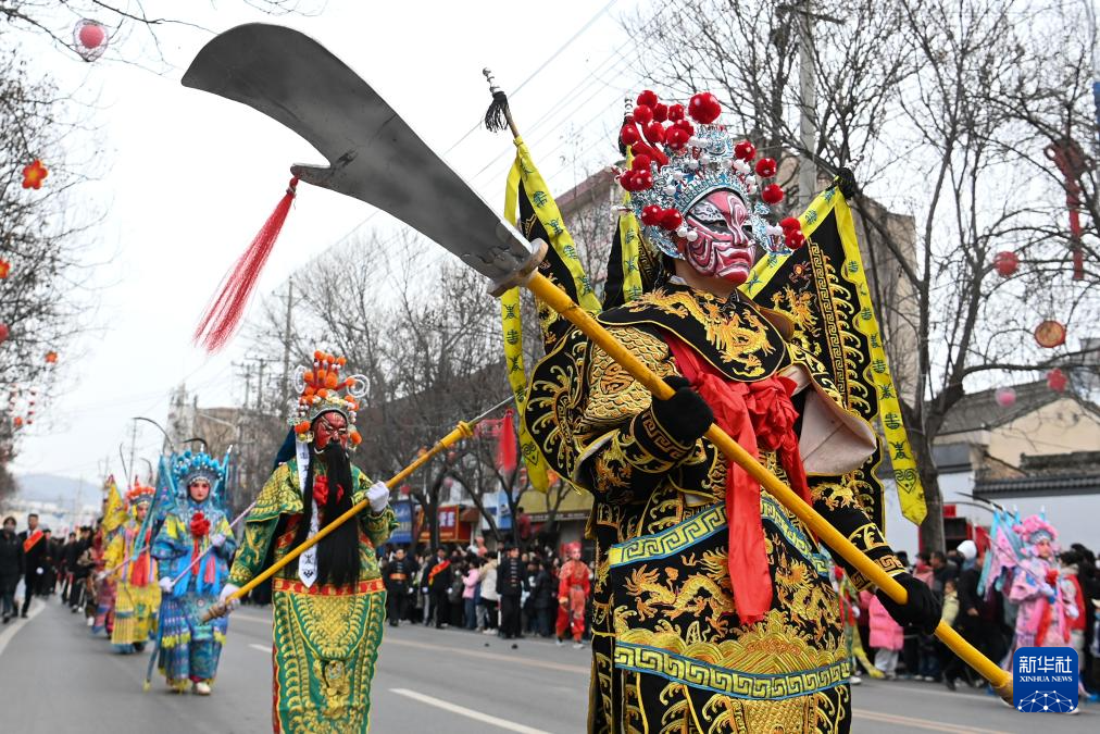 文化中国行·镜头里的非遗年｜黄土地上的新春社火狂欢