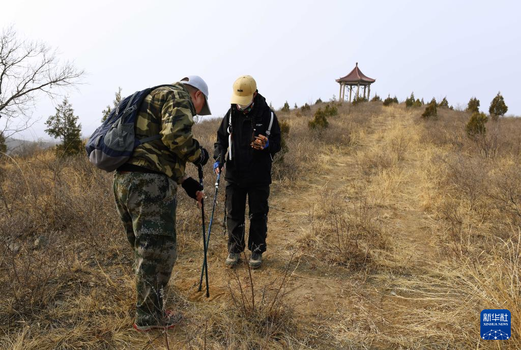 辽宁朝阳：调查红山文化遗迹