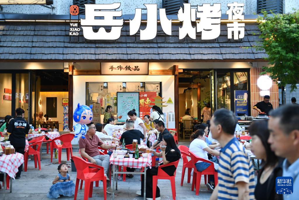 湖南岳阳：老街焕新促进文旅发展