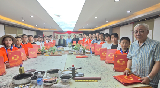 笔墨绘同心，温情暖童心——生根艺术中心积极参与甘肃省临潭县各族青少年“手拉手”夏令营活动