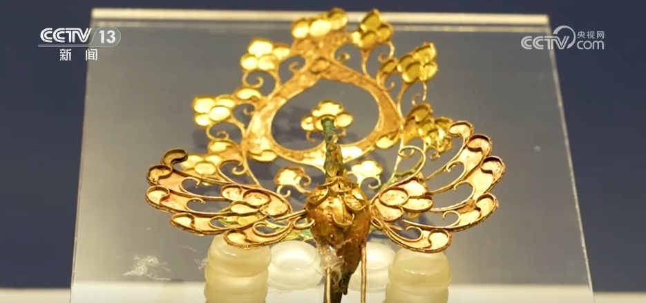 暑日“打卡”博物馆特色展览 “文化消暑”成为假期出游新风尚