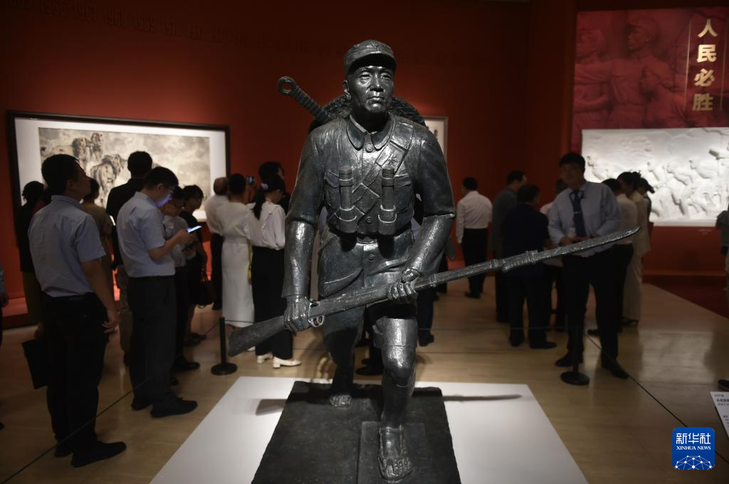 “人民必胜——纪念中国人民抗日战争暨世界反法西斯战争胜利80周年美术作品展”在京开幕